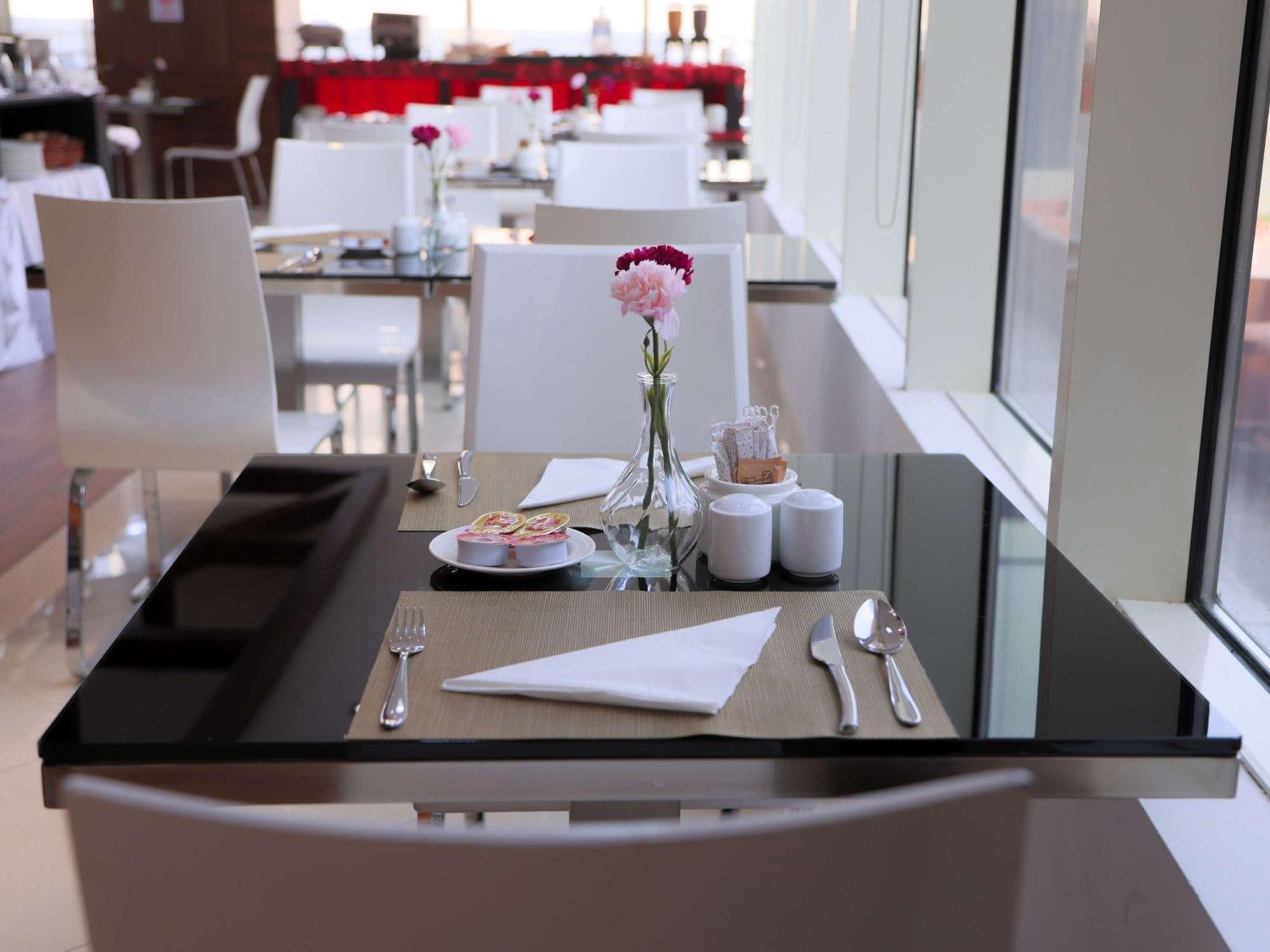 Novotel Suites Riyadh Centre Zewnętrze zdjęcie