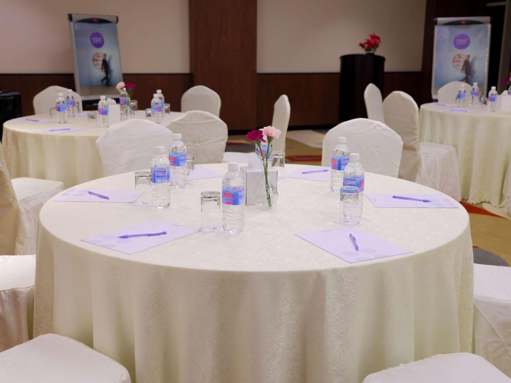 Novotel Suites Riyadh Centre Zewnętrze zdjęcie