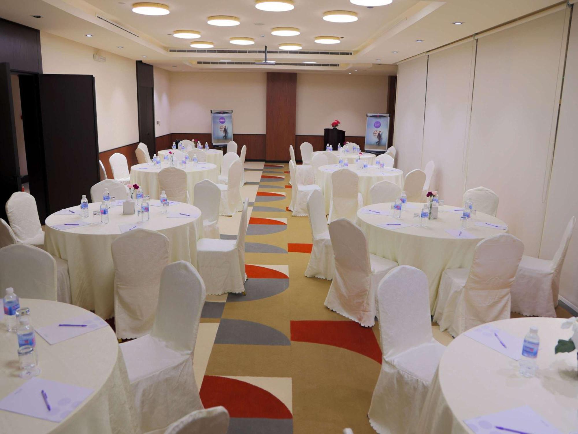 Novotel Suites Riyadh Centre Zewnętrze zdjęcie